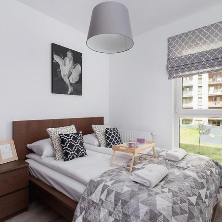 Krowodrza Apartment Premium With Balcony By Renters Prestige คราคูฟ ภายนอก รูปภาพ
